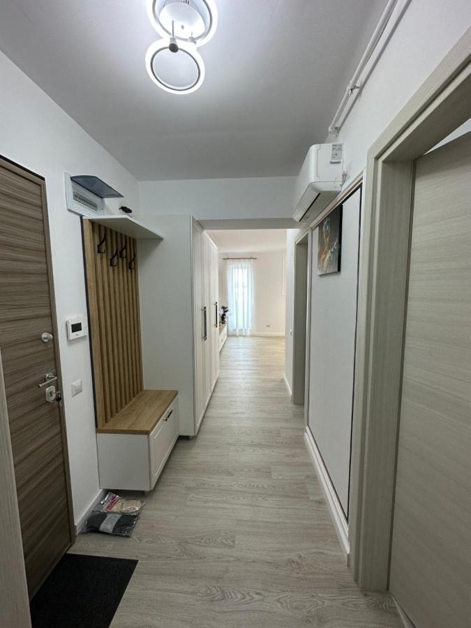 Glamart Apartment ไกรโอวา ภายนอก รูปภาพ