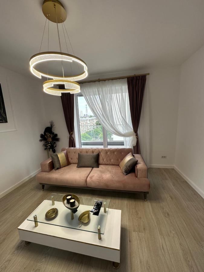 Glamart Apartment ไกรโอวา ภายนอก รูปภาพ