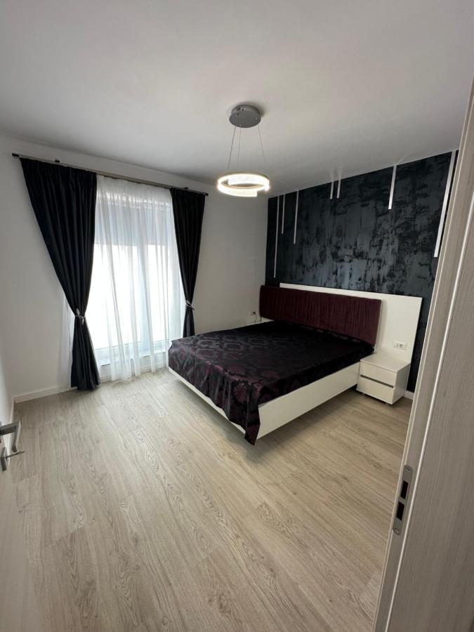 Glamart Apartment ไกรโอวา ภายนอก รูปภาพ